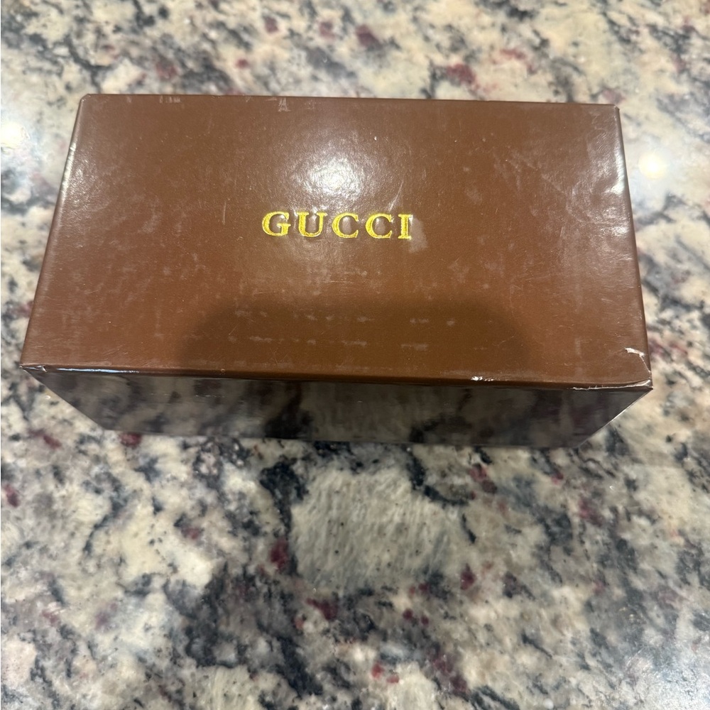 Gucci Women's Black Sunglasses with Gradient Lenses - Picture 9 of 9
